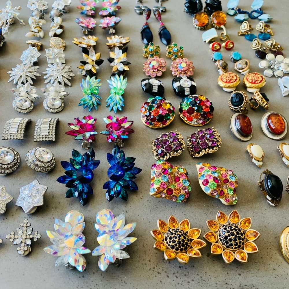 SEMI-MYSTERY BOX - Vintage Costume Earrings - Picture 6 of 8